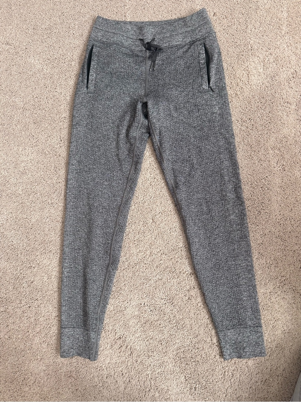 Lululemon jogger size 2 nylon/wool